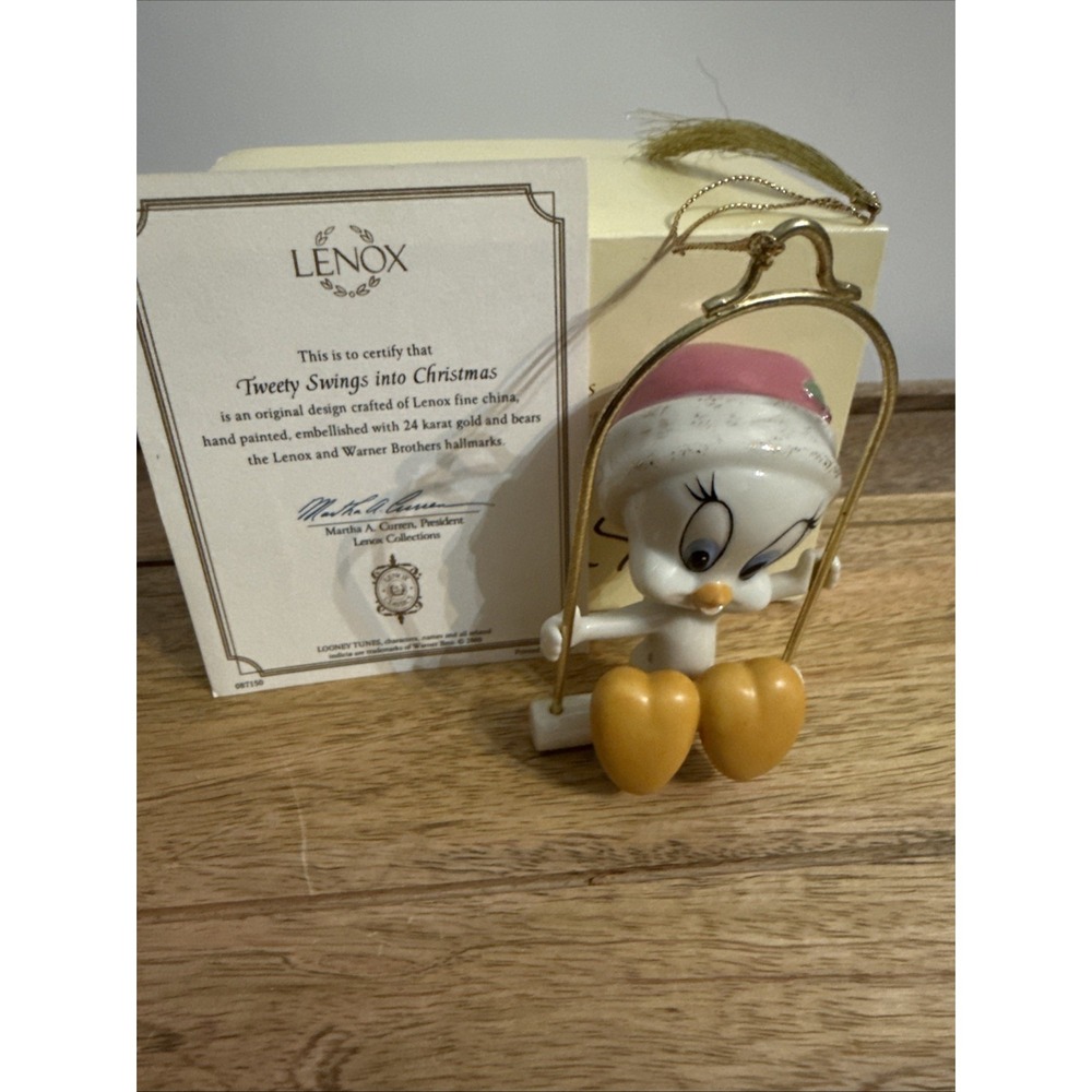 Lenox Bone China Tweety Bird On Swing Christmas Ornament 2000 4.5"